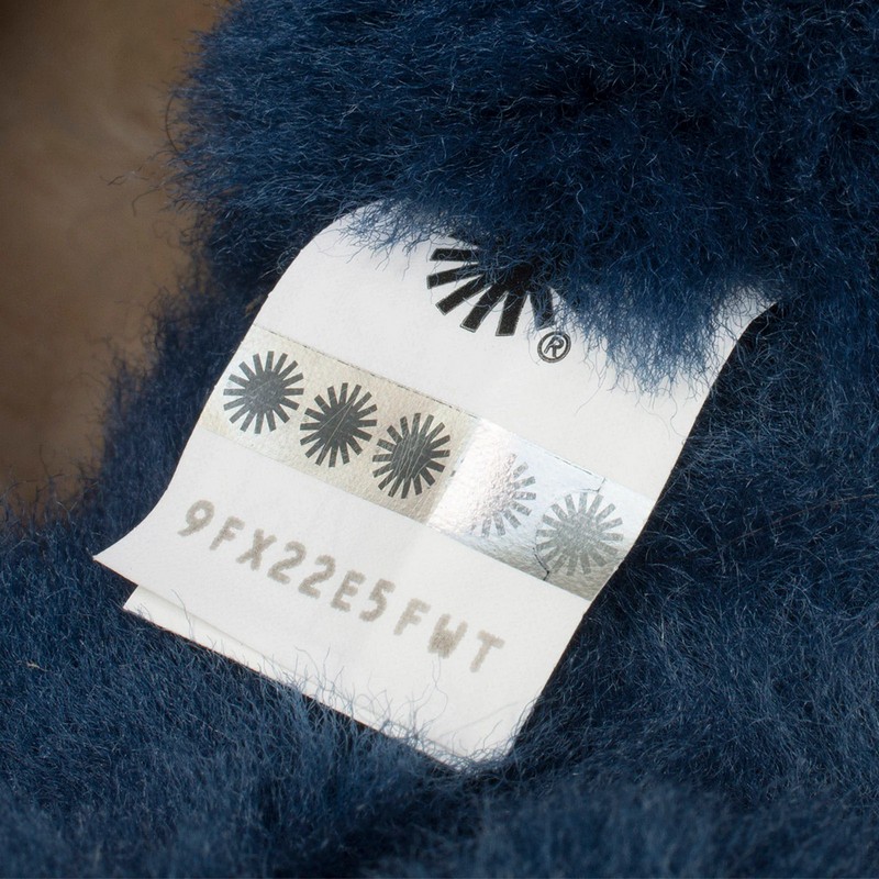 UGG Bailey Bow II Kasut Salji Wanita Kulit Domba Tentera Laut Berkilauan Mini 1016501