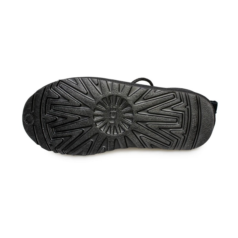 UGG Neumel High Moc Stivali Chukka da Uomo in Pelle Scamosciata Nera Fodera in Lana 194715675254