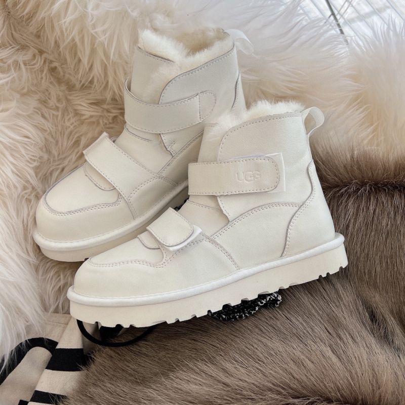 Tali Fesyen Klasik UGG But Bikers Wanita Suede Putih