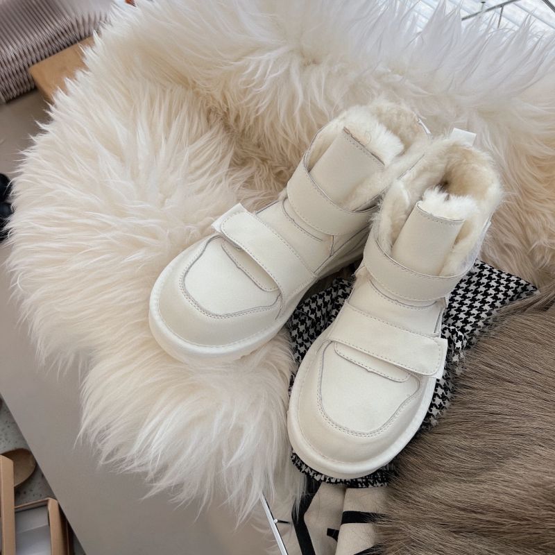 Tali Fesyen Klasik UGG But Bikers Wanita Suede Putih