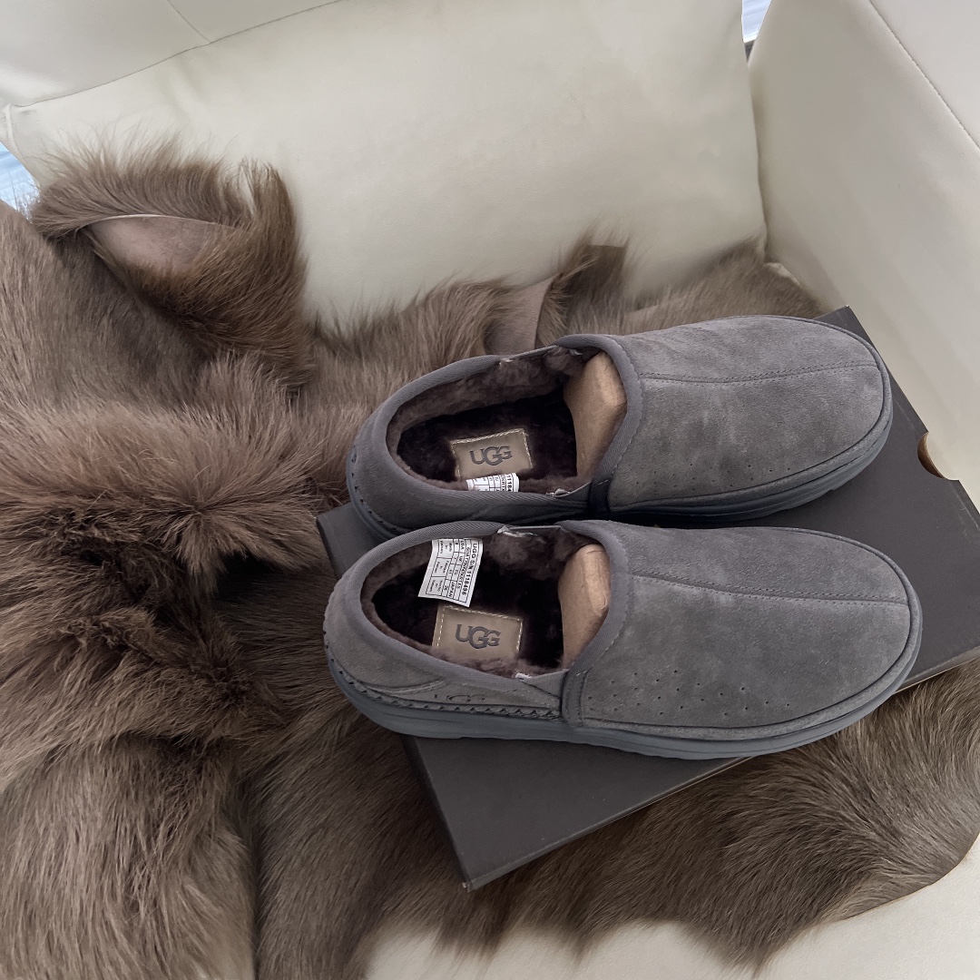 UGG Kick It Fashion Grey Suede Men Casual Flates 1118495