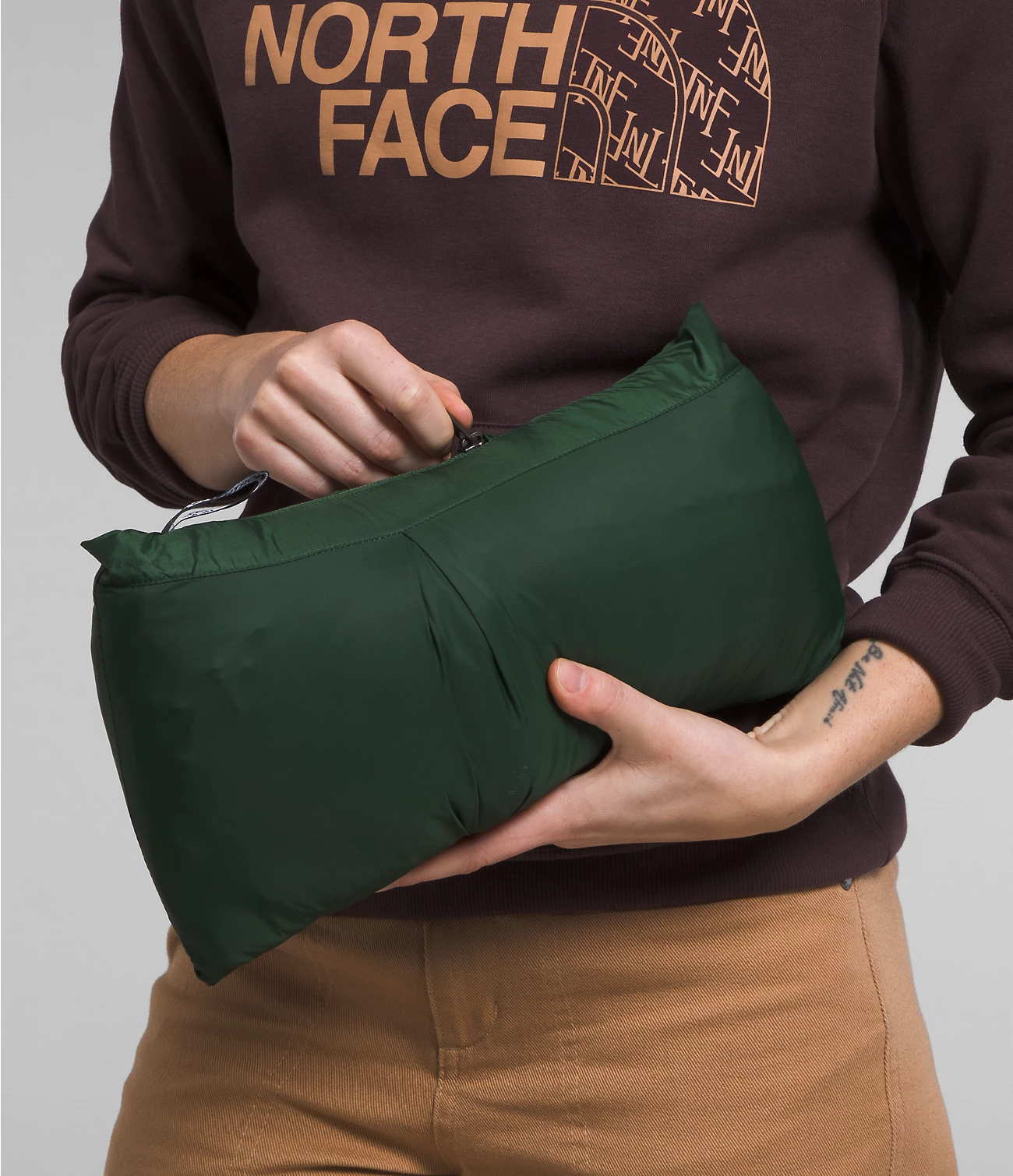 The North Face 1996 Retro Nuptse Hot Green Goose Down Women Down Jacket Nf0a3xeo