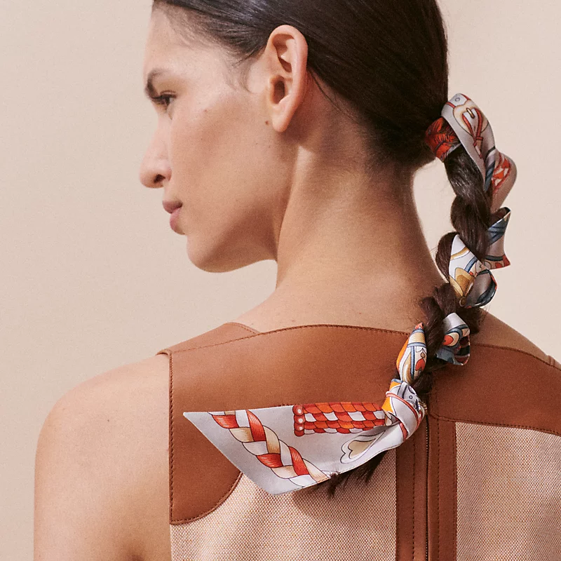 Hermes Twilly Fashion Harnais De Coeur Orange White Blue Silk Women Hair Scarf H064090S