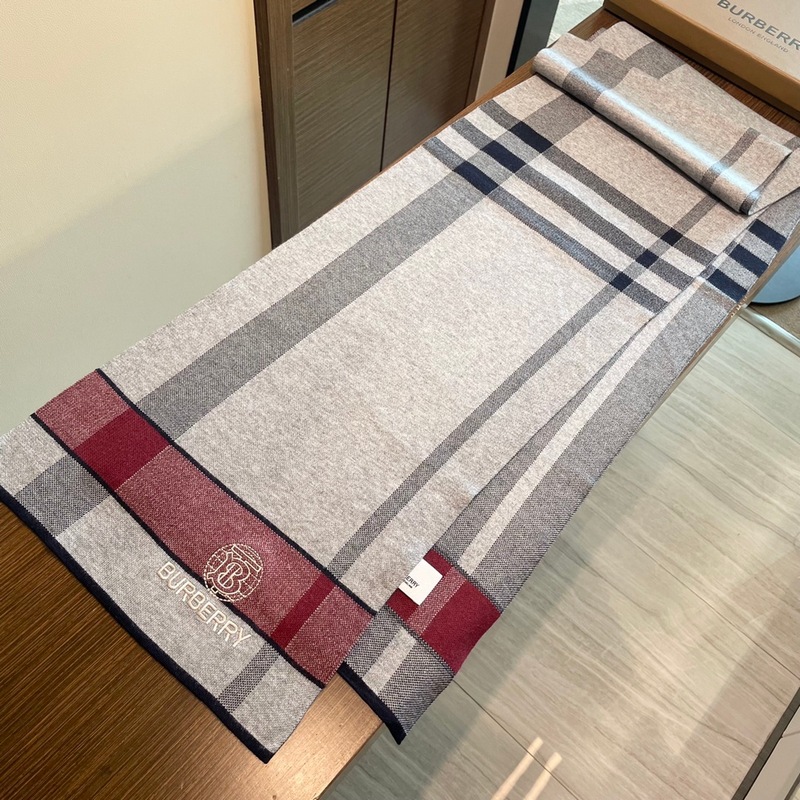 Burberry Classic New TB Reversible Beige Knitted Cashmere Unisex Sash Scarf