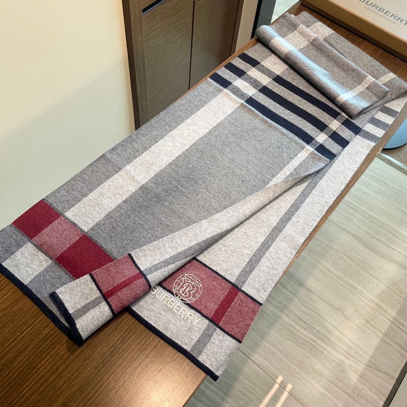 Burberry Classic New TB Reversible Beige Knitted Cashmere Unisex Sash Scarf