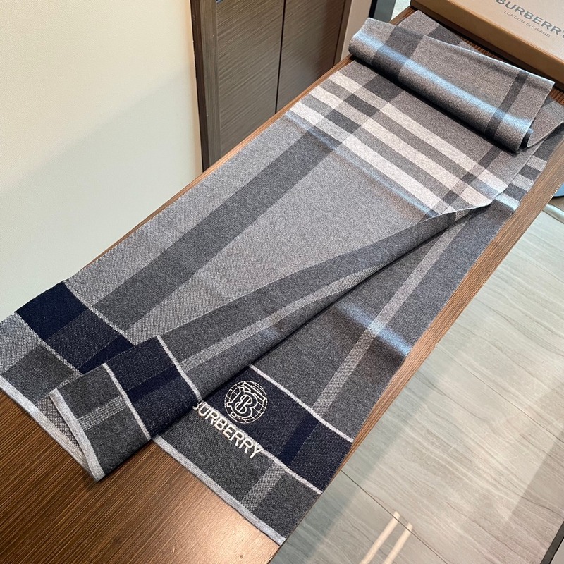 Burberry Classic New TB Reversible Grey Knitted Cashmere Unisex Sash Scarf