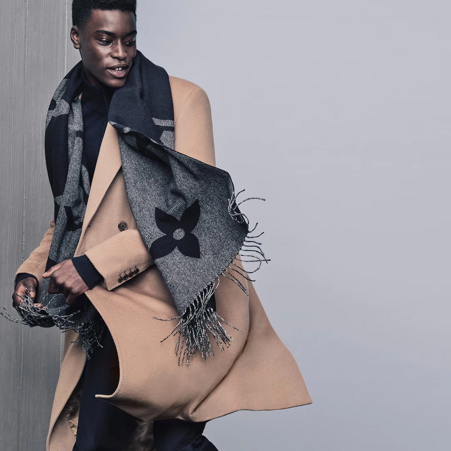 Louis Vuitton Monogram Classic MNG Giant Iconic Navy Cashmere Unisex Sash Scarf M77950