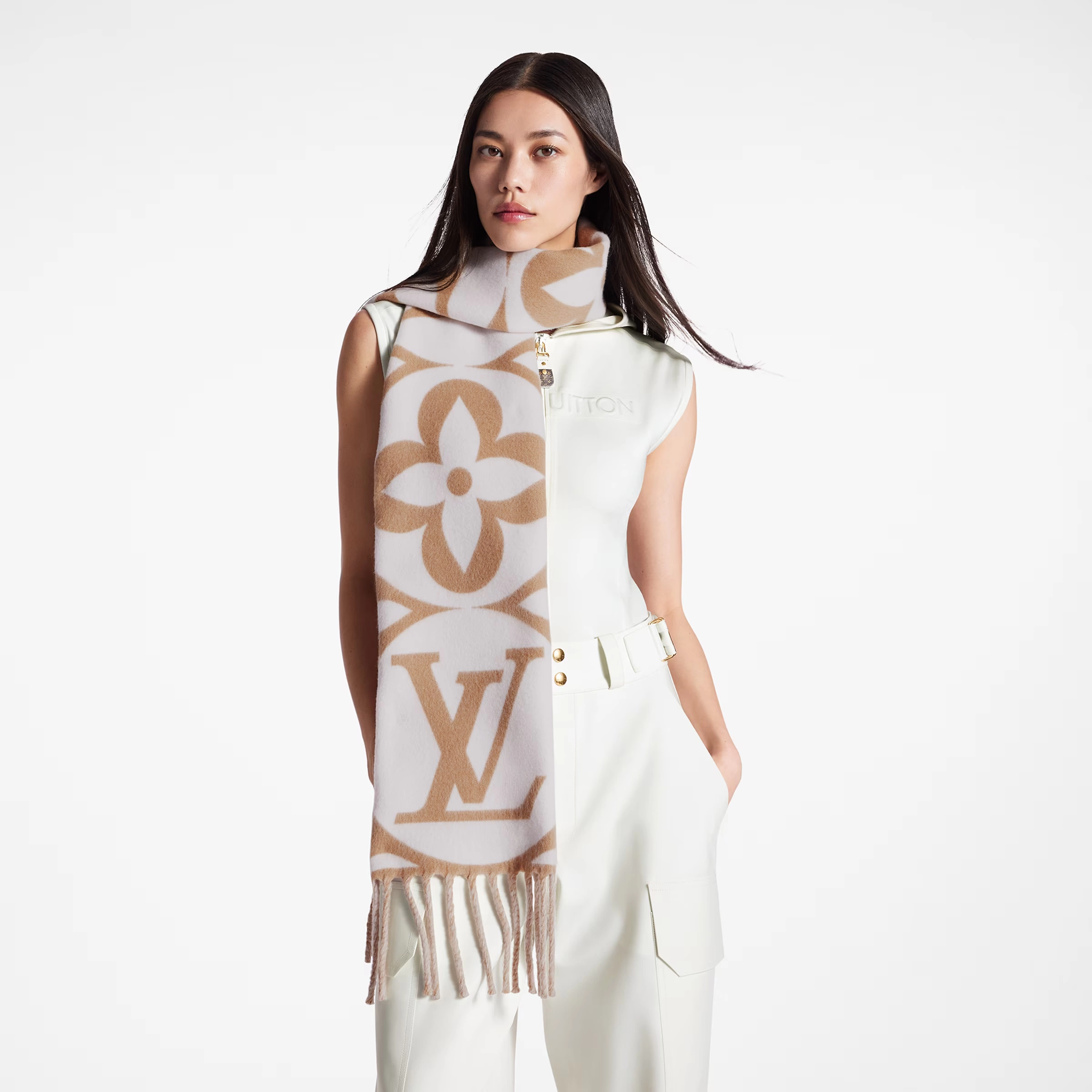 Louis Vuitton Monogram Classic FLIGHT MODE LV Medallion Beige Rose Wool Women Sash Scarf M79213